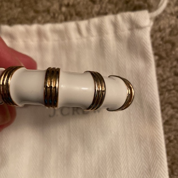 Metal, magnet clasp bangle - Picture 3 of 3